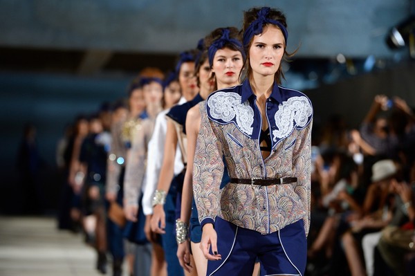 Alexis Mabille: Runway - Paris Fashion Week Womenswear Spring/Summer 2014
