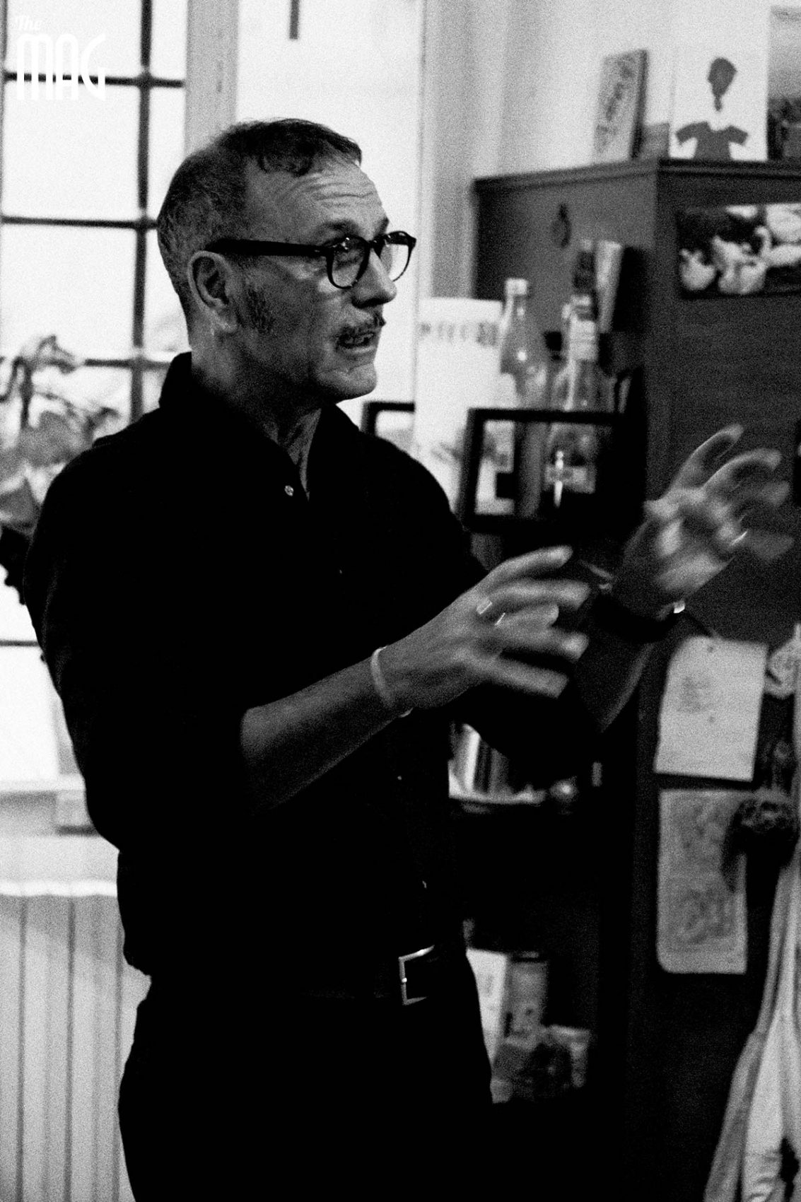 Giampaolo Tomassetti Un Arte Fuori Dal Quotidiano The Mag Ritratto In Bianco E Nero Di Giampaolo Tomassetti Nella Sua Casa Città Castello